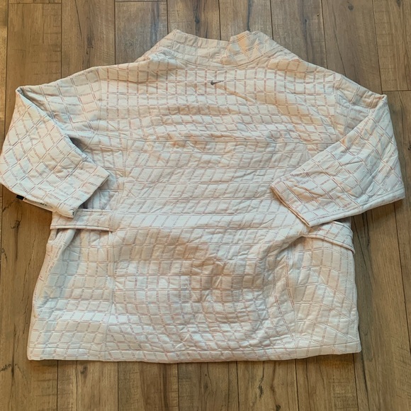 Nike Yoga Therma Fit Top Women’s Plus Size 3X DX6375-104 Reversible NWT $140 - Picture 3 of 3